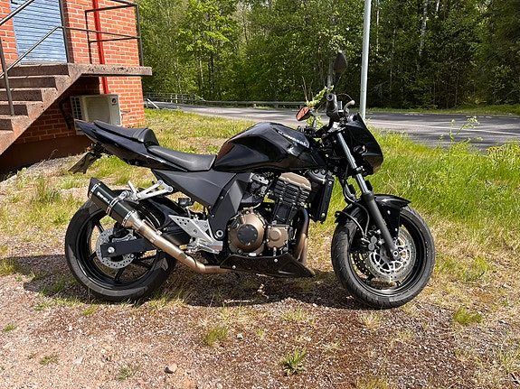 Kawasaki Z750 2 of 5