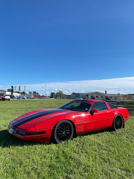Chevrolet Corvette 2 of 9