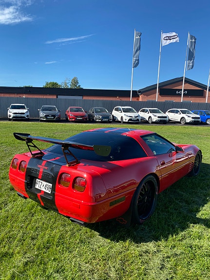 Chevrolet Corvette 7 of 9