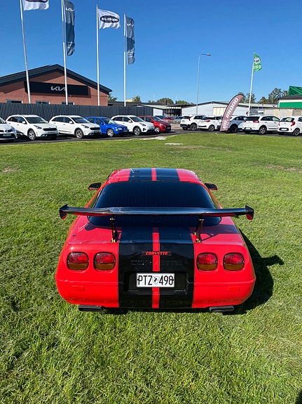 Chevrolet Corvette 3 of 9