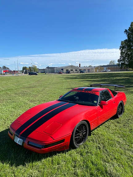 Chevrolet Corvette 8 of 9