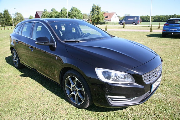 Volvo V60 4 of 25