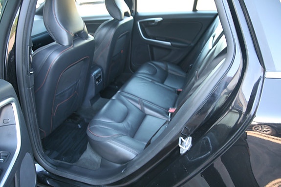 Volvo V60 17 of 25