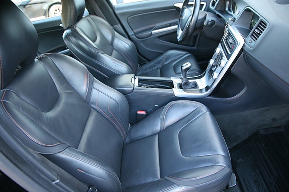 Volvo V60 19 of 25
