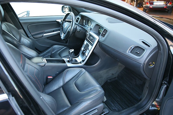Volvo V60 18 of 25