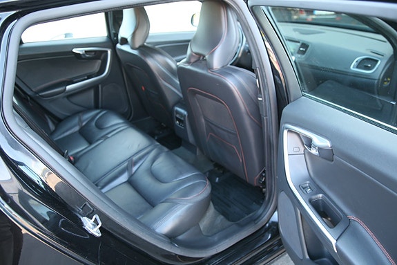 Volvo V60 20 of 25