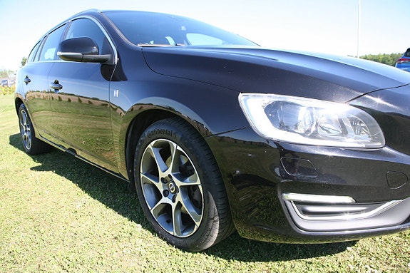 Volvo V60 5 of 25