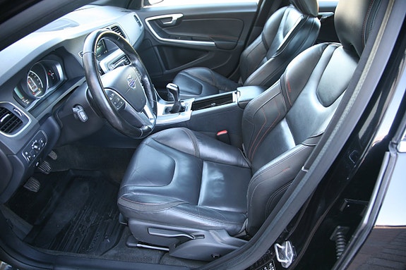 Volvo V60 16 of 25