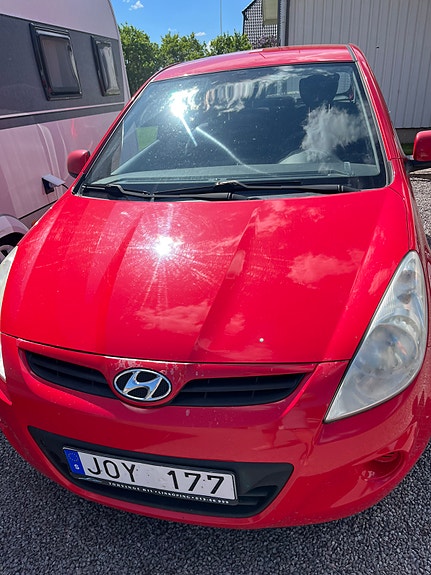 Hyundai i20 2 of 2