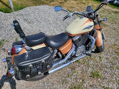Honda VT1100C2 Shadow 2 of 5