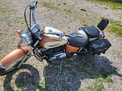 Honda VT1100C2 Shadow 3 of 5
