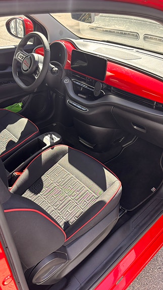 Fiat 500e 4 of 6