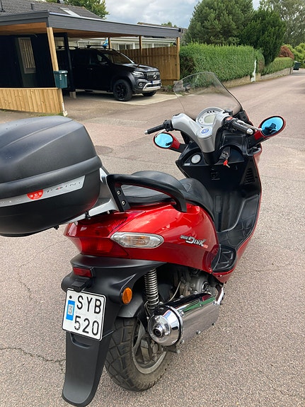 Kymco Grand Dink 250 3 of 3