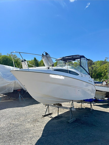 Pålitlig och rymlig familjebåt – Bayliner 2455 Ciera med motor från 2020! 2 of 5