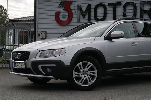 Volvo XC70 2 of 5
