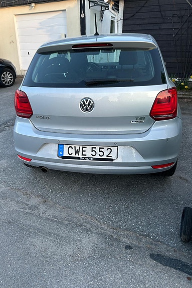 Volkswagen Polo 2 of 5