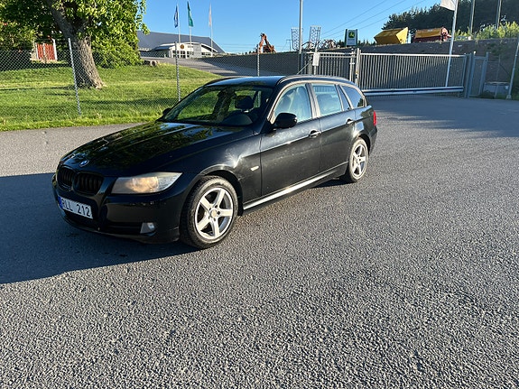 BMW 320d 3 of 5