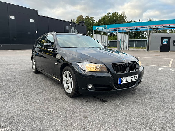 BMW 320d 2 of 11