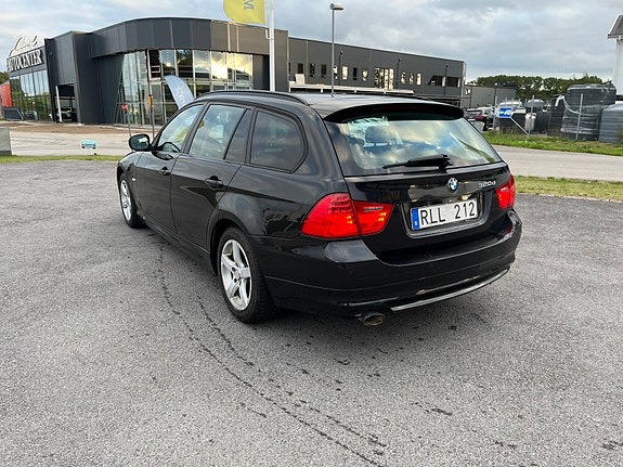 BMW 320d 3 of 11