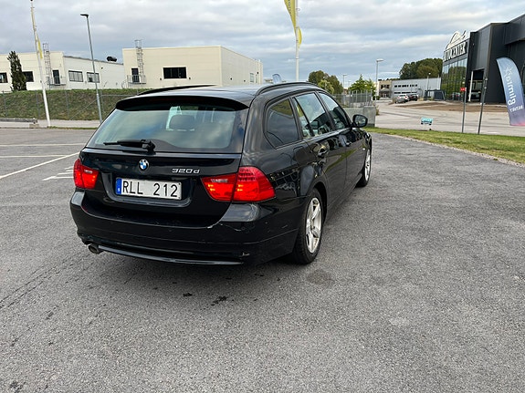 BMW 320d 4 of 11