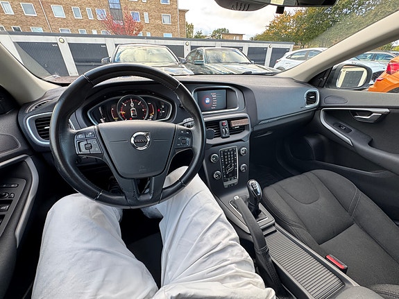Volvo V40 Cross Country 9 of 10