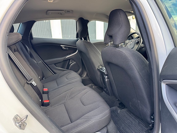 Volvo V40 Cross Country 8 of 10