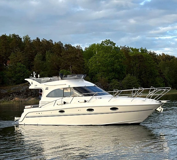 Galeon 330 Fly 2X VP D4 - 05 700 tim 1 ägare fullutrustad