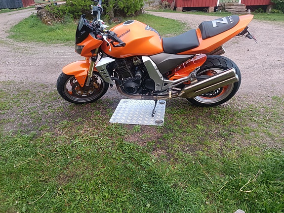 Kawasaki Z1000 4 of 5