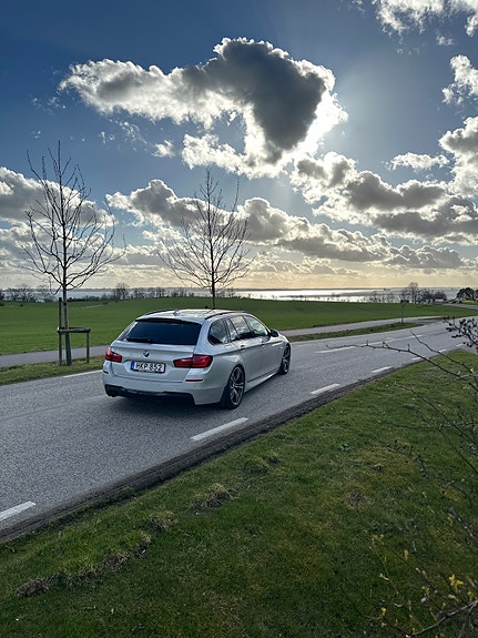 BMW 520d 4 of 5