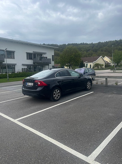 Volvo S60 3 of 5
