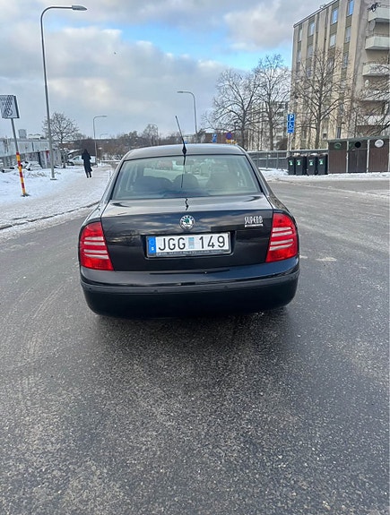 Skoda Superb 2 of 5