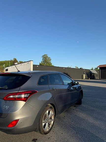 Hyundai i30 3 of 14