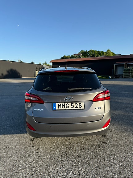 Hyundai i30 2 of 14