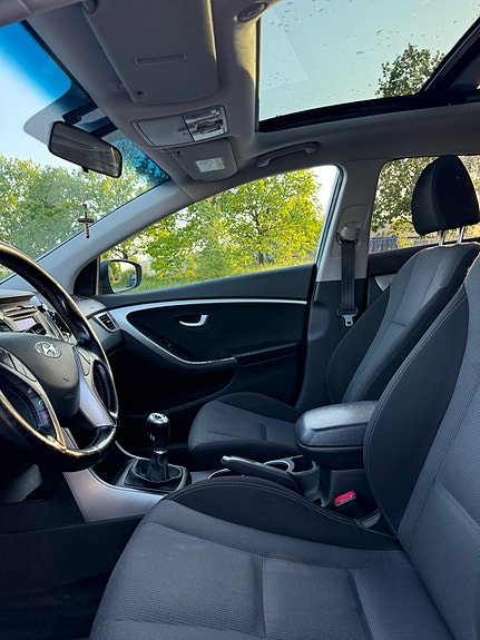 Hyundai i30 8 of 14