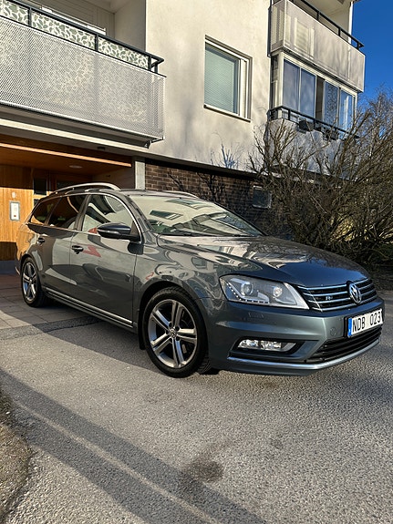 Volkswagen Passat 2 of 5