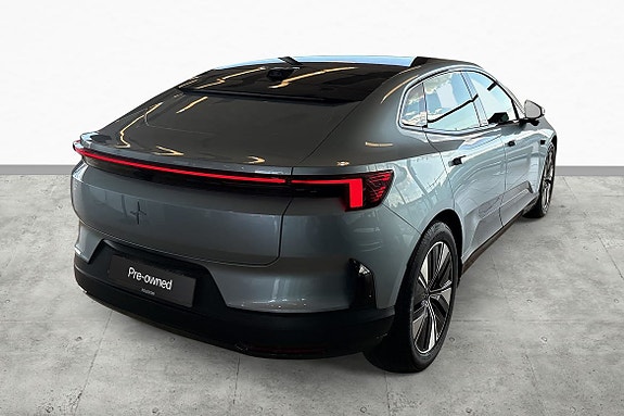 Polestar 4 8 of 30