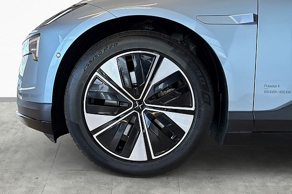 Polestar 4 5 of 30