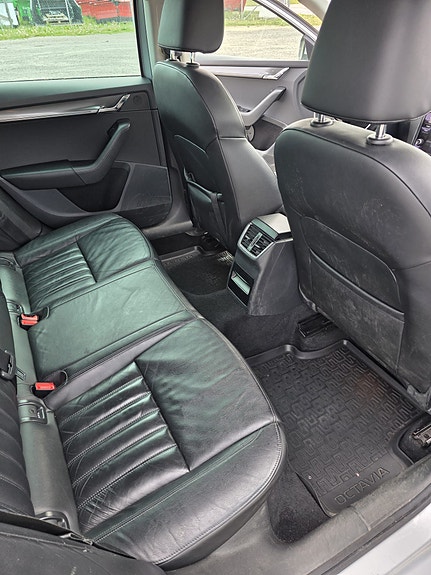Skoda Octavia 2 of 5