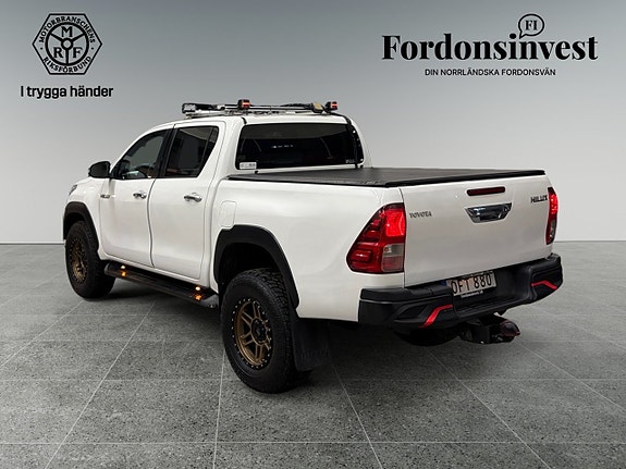 Toyota HiLux 4 of 5