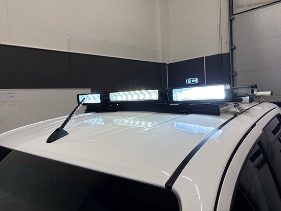 Toyota HiLux 14 of 18