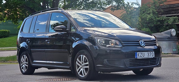 Volkswagen Touran 3 of 5