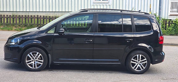 Volkswagen Touran 4 of 5
