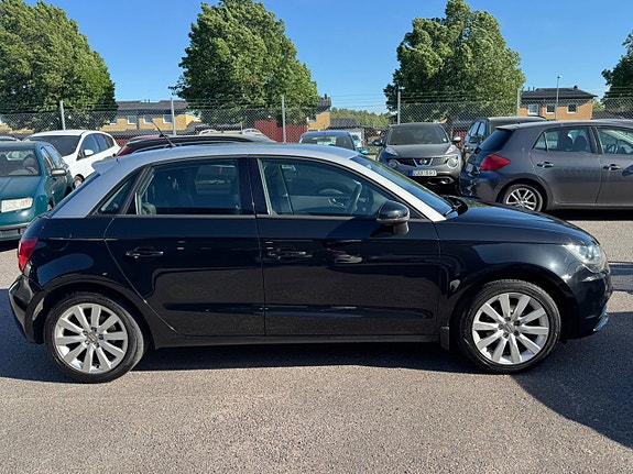 Audi A1 2 of 5