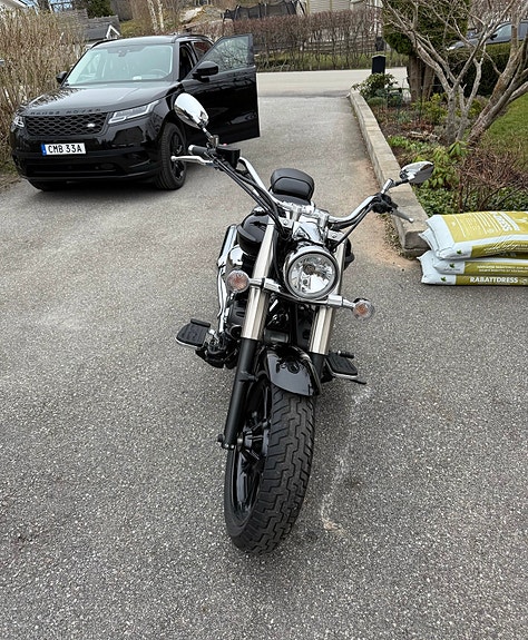 Yamaha XVS950A Midnight Star 2 of 4