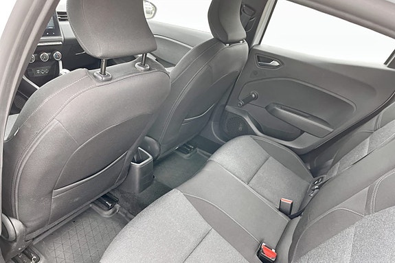 Renault Clio 8 of 9
