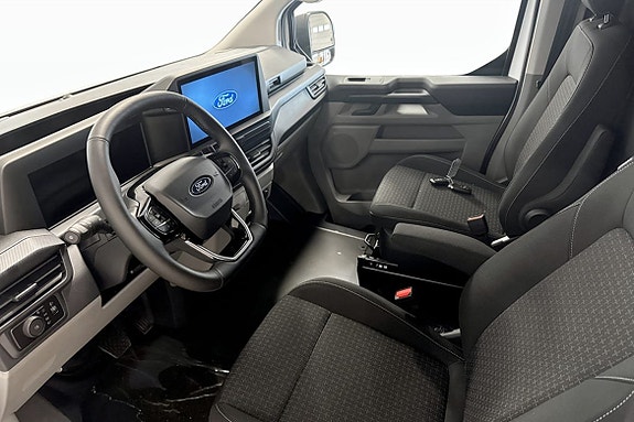 Ford E-Transit 9 of 11
