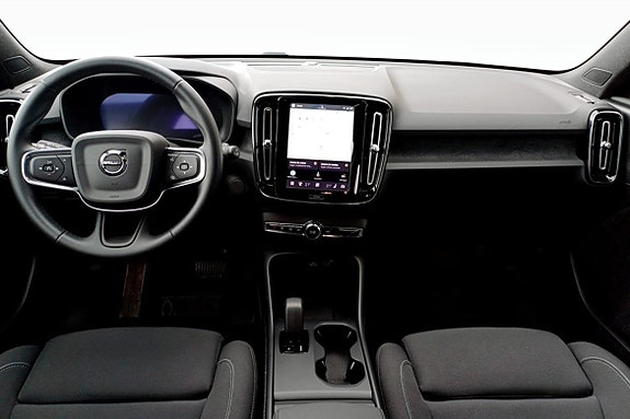 Volvo EX40 4 of 5