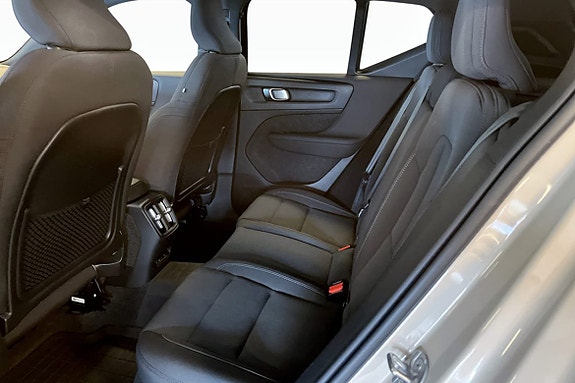 Volvo EX40 8 of 9