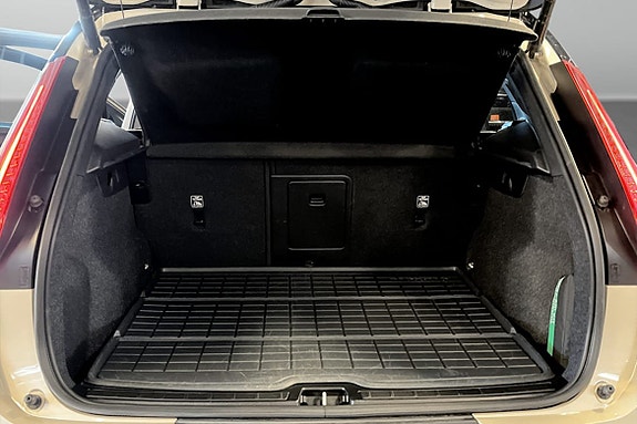 Volvo EX40 9 of 9