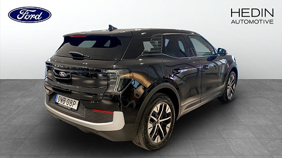 Ford Explorer 2 of 5